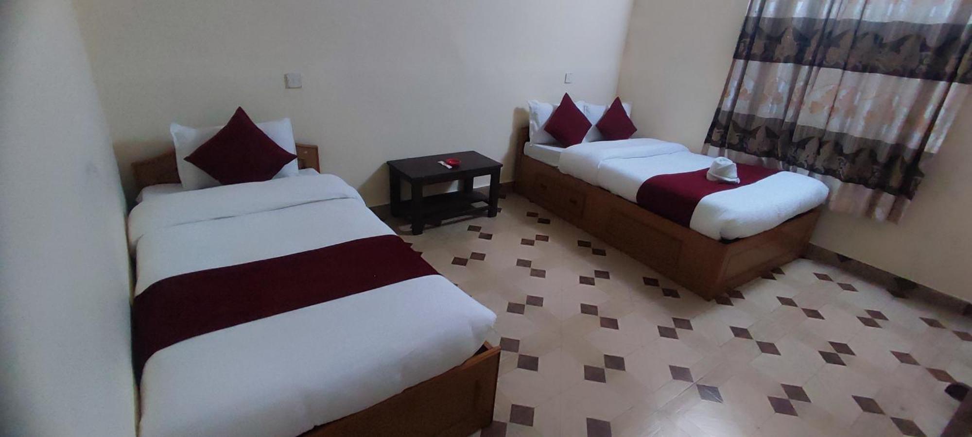 Hotel Lake Garden Pokhara Room photo